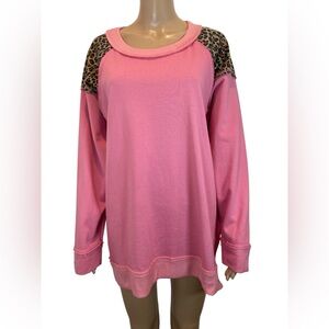 Umgee Raw Edged Tunic Pink Leopard Accent Women's Top size L